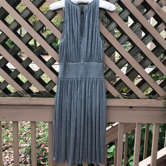 BANANA REPUBLIC SILK PLEATED DRESS - Picture 5 of 10